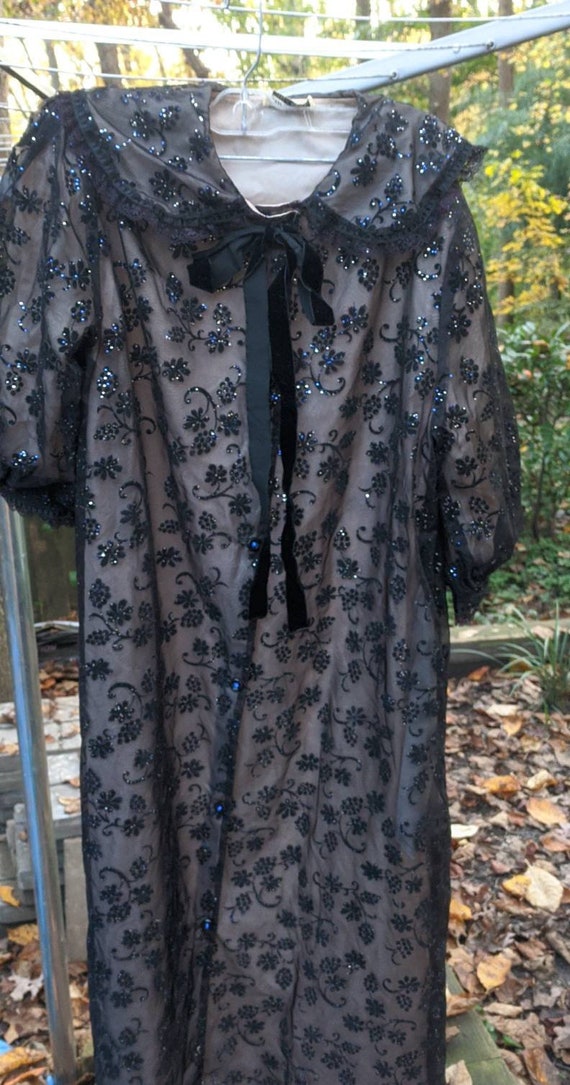 SALE Robe Vintage Elegant Negligee Dressing Gown