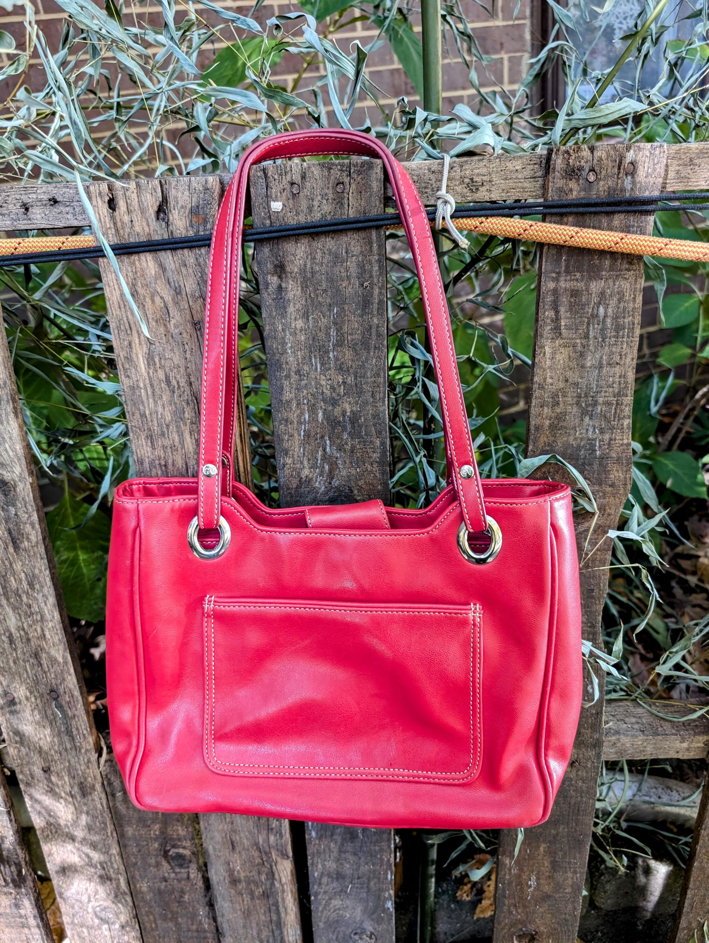 Gloria vanderbilt purse prices hotsell