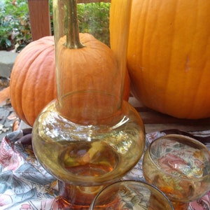 Decanter with 2 matching Glasses Awesome Golden Vintage Barware