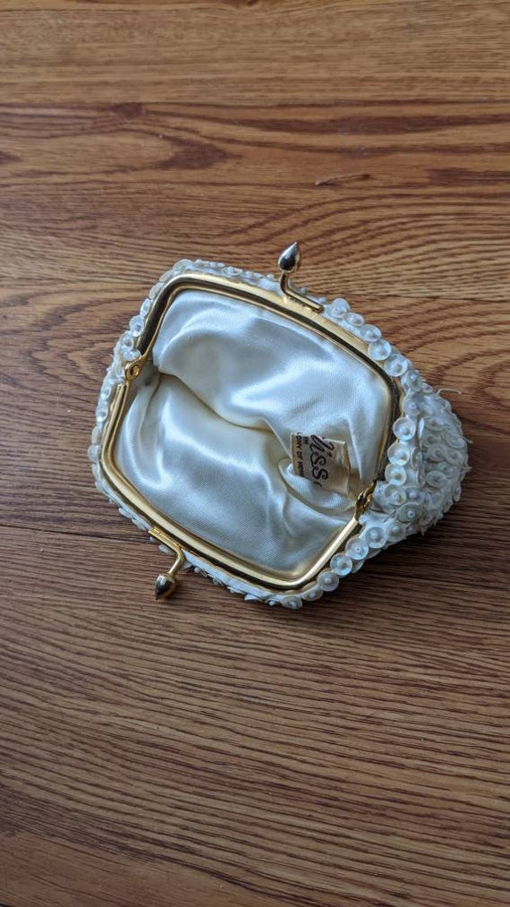 Vintage Beaded Change Purse made in HongKong - image 9