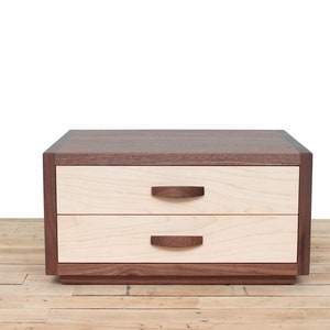 Black Walnut/Maple Silverware Chest: Anti-Tarnish Silvercloth, 16 Settings
