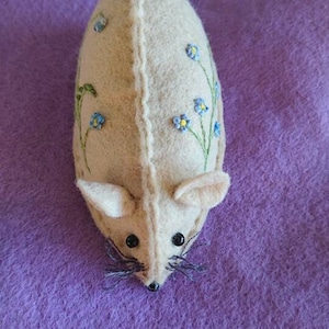 Hand Embroidered felt pin cushion mouse