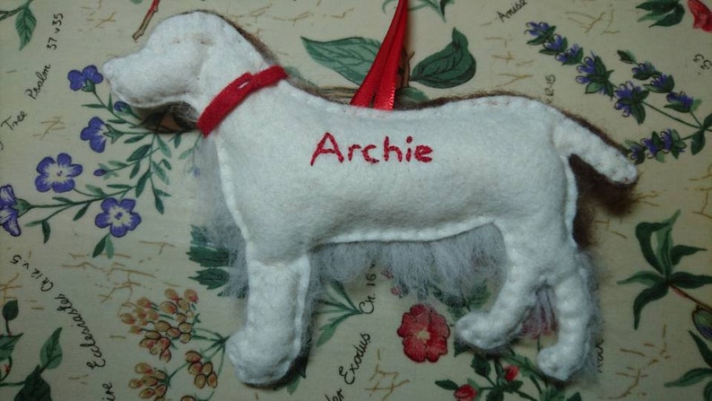 Needlefelted Springer/Cocker Spaniel hanging dog ornament with hand embroidered detail. Filled with wool from my organically certified flock image 3