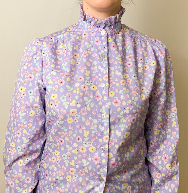 Vintage Lilac Floral Ruffle Nech Button-Up Blouse