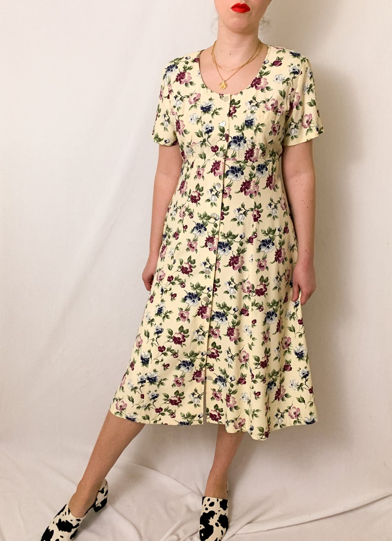 Vintage 90s Butter Yellow Short Sleeve Mother of Pearl Button Front Floral Dress