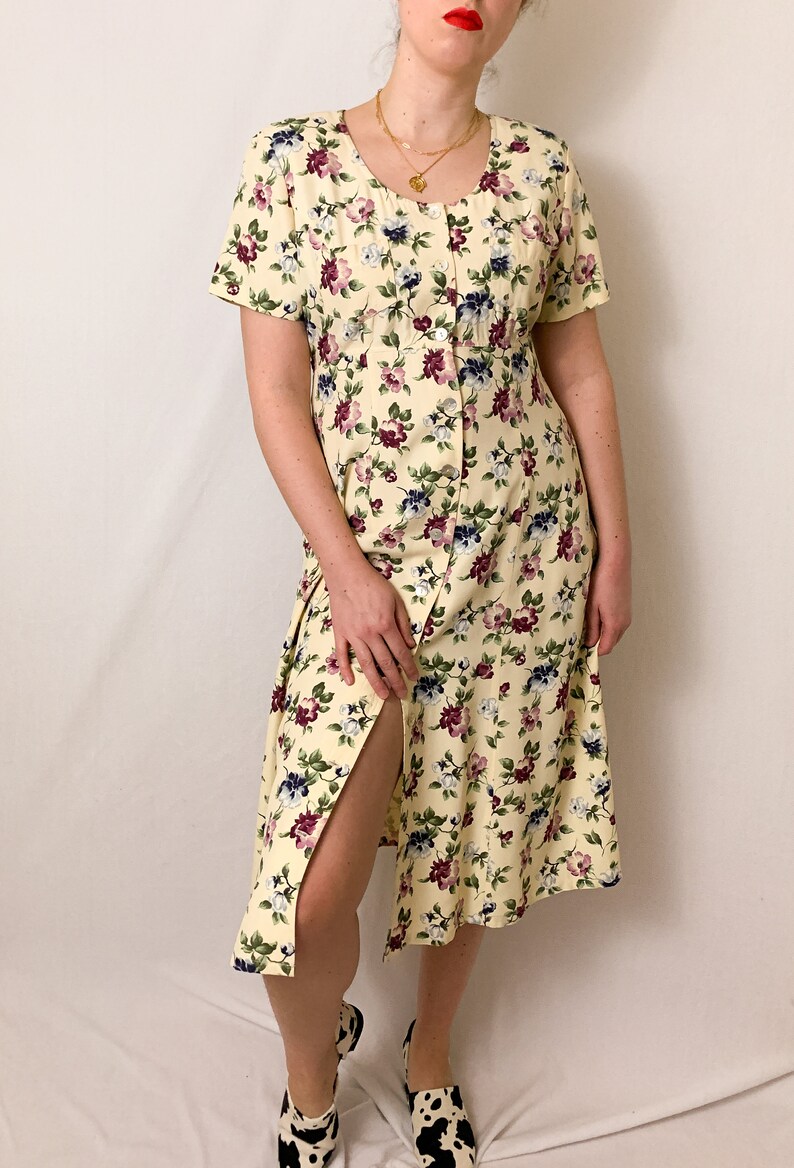 Vintage 90s Butter Yellow Short Sleeve Mother of Pearl Button Front Floral Dress