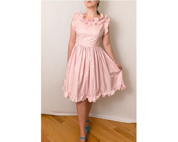Soft sweet vintage girls Handmade with Knotted pink polka dot accents Very good Vintage Pink Polka Dot Girls Top Very good China Galore.