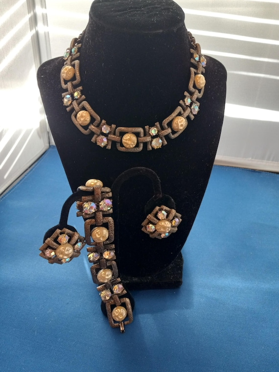 Original 1940s Modernest 3 pc.Faux Pearl Parure - image 1