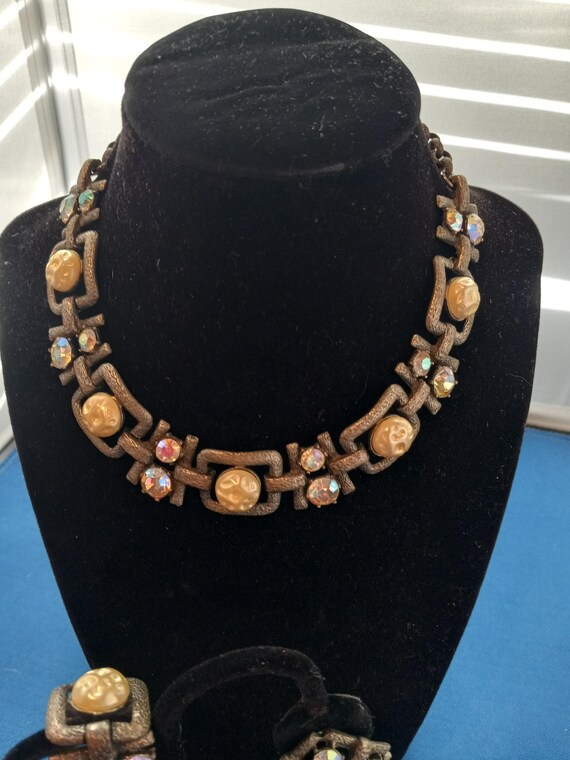 Original 1940s Modernest 3 pc.Faux Pearl Parure - image 3