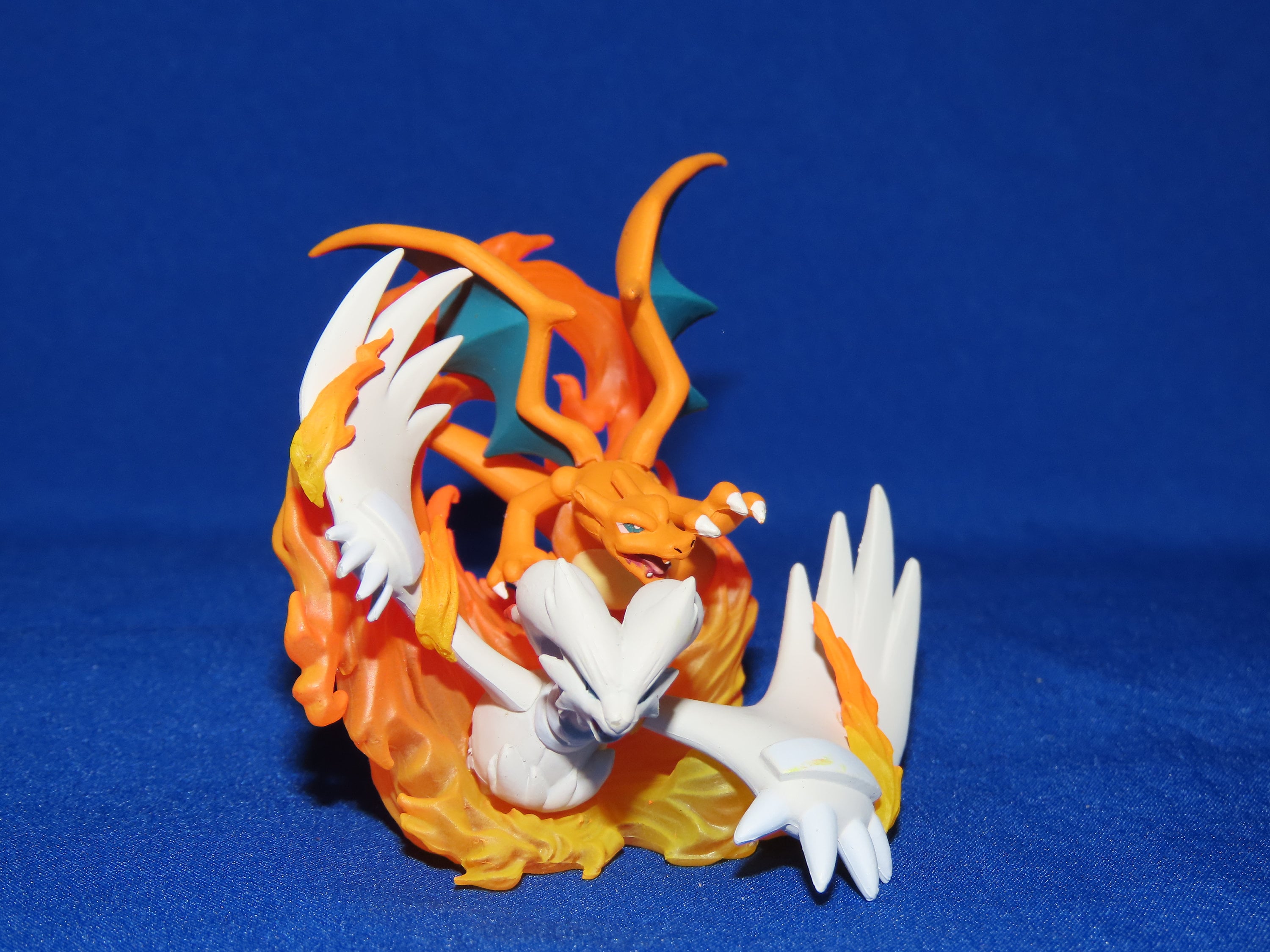 Reshiram With Keychain Pokemon Figure