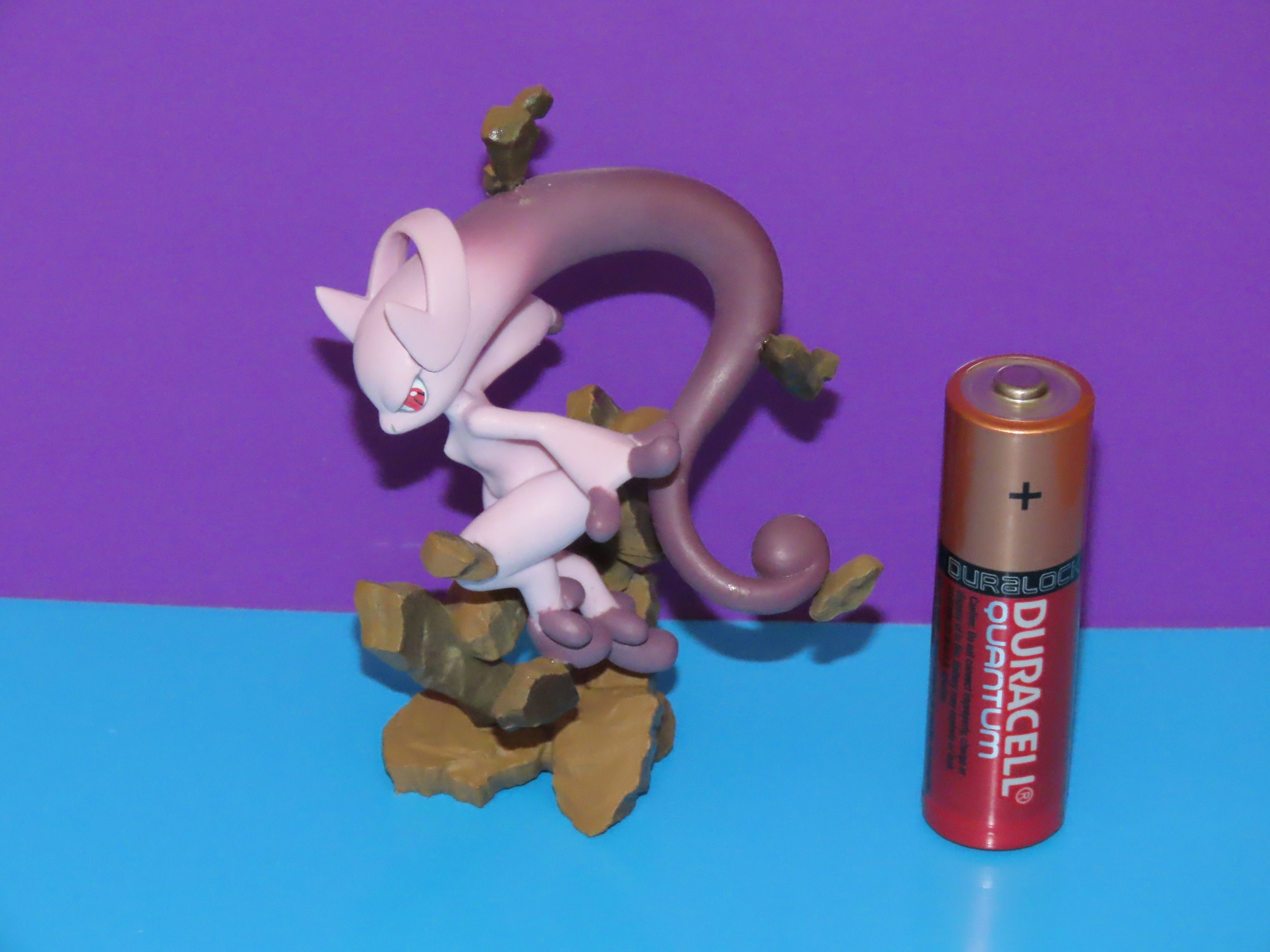 Pokemon Mega Mewtwo Y Collectible Figure