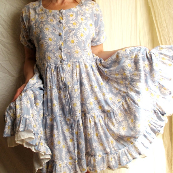 Vintage Baby Doll Feed Sack Daisy Print Tiered skirt Prairie Dress with Petticoat