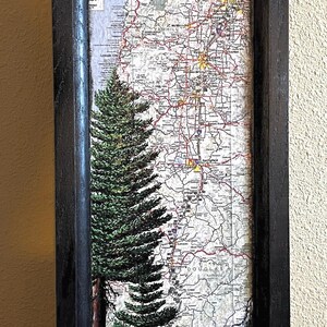 Mapa de Portland, Oregón, con rotulador de pintura al óleo y acrílico, árboles de abeto y base de montaña