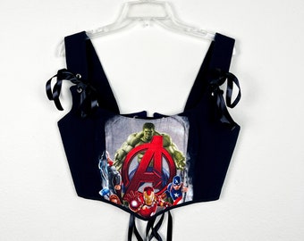 Überarbeitetes Avengers Corsett Top – Handgefertigtes Superhelden Bustier mit Bindebändern | Größe: 6