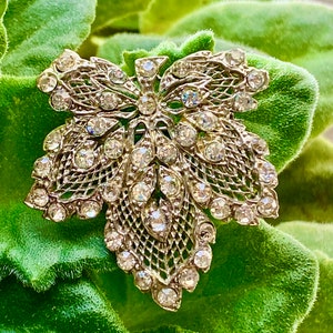 1930/40&#39;S RHINESTONE MAPLE LEAF Vintage Sparkling Brooch Pin Silver Tone Metal By Amerique