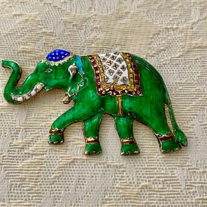 VINTAGE STERLING ELEPHANT Guilloche Green Enamel Elephant Siam Sterling Hallmark Pin Brooch Excellent Used Condition