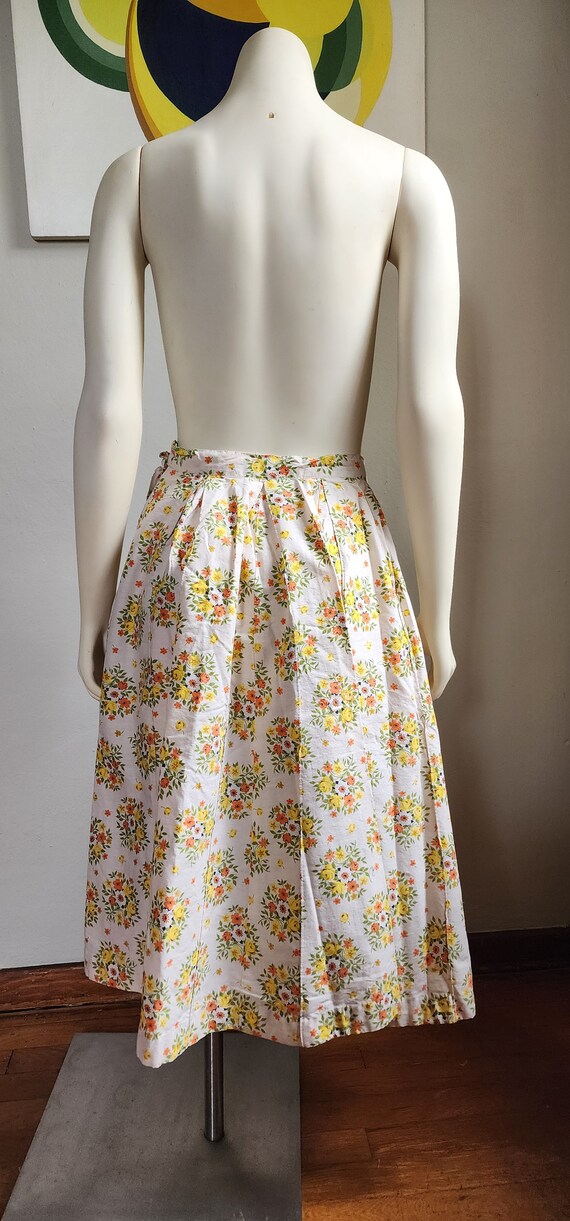 Late 50s Early 60s Orange and Yellow Floral Circl… - image 4
