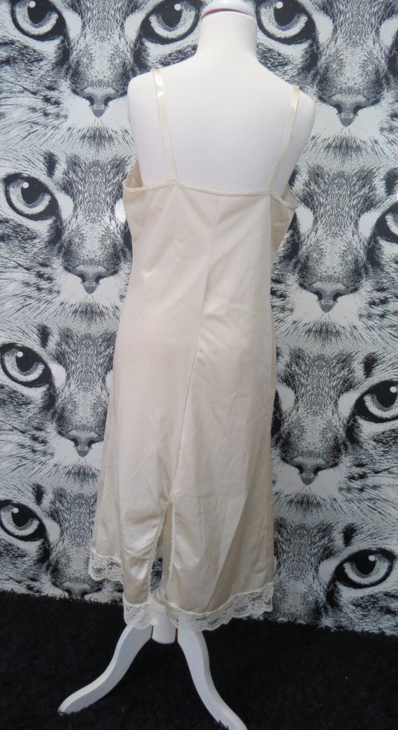 50s / 60s Full Length Creamy White Nylon Slip / M… - image 5