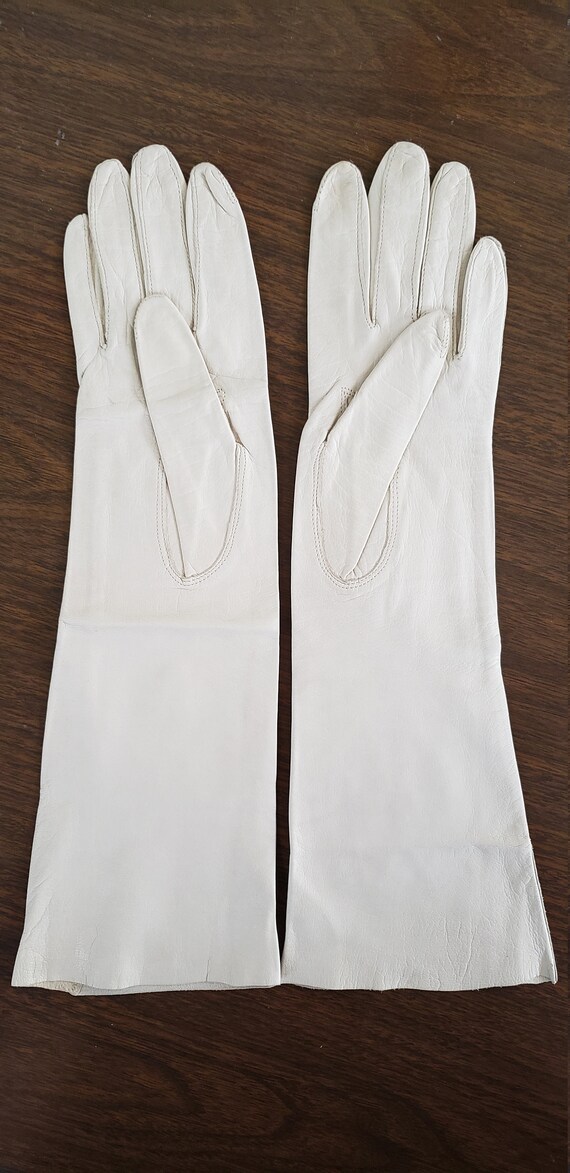 Midcentury Off White Leather Kid Gloves by Grando… - image 5