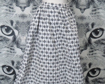 50s Black and White Pattern Quilted Skirt / XS