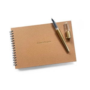 Cahier personnalisé à couverture rigide en spirale kraft. Carnet de croquis vierge personnalisé. Bloc-notes personnalisé avec fil de texte. Journal vierge. Livre d'or de mariage personnalisé.