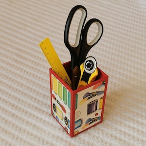 Pen holder