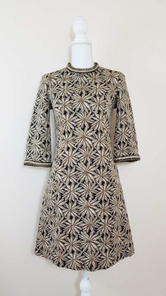 60s // Daisy woven mod dress
