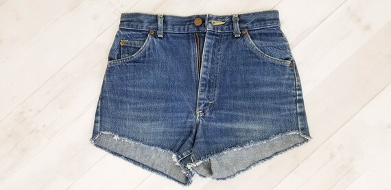 80s // Lee faded cutoffs