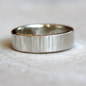 Men's tree bark wedding band image 3