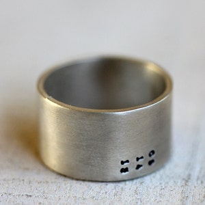 Men's personalized ring image 4