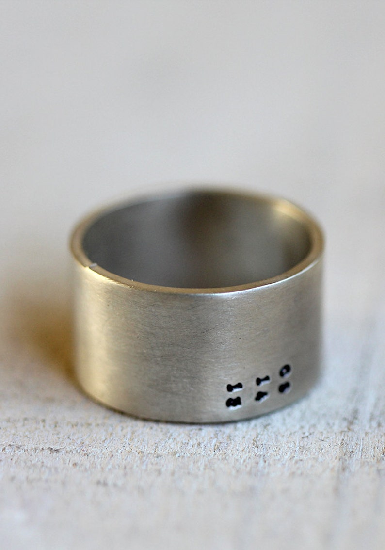Men's personalized ring image 4