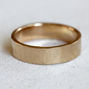 Men's 14k gold hammered wedding band solid gold hammered wedding ring image 2