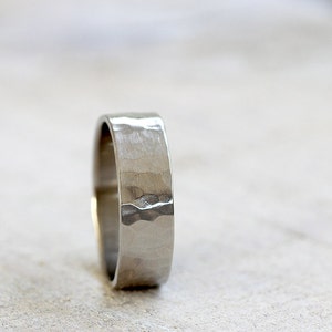 Men's 14k gold hammered wedding band solid gold hammered wedding ring image 3