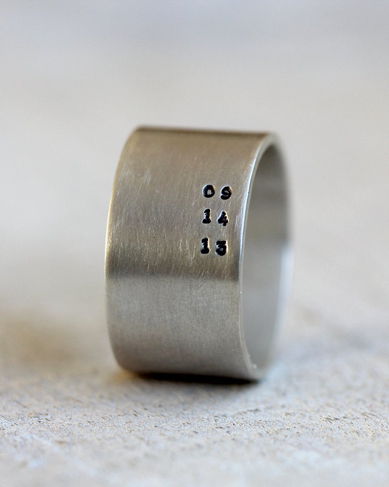 Men's personalized ring image 1