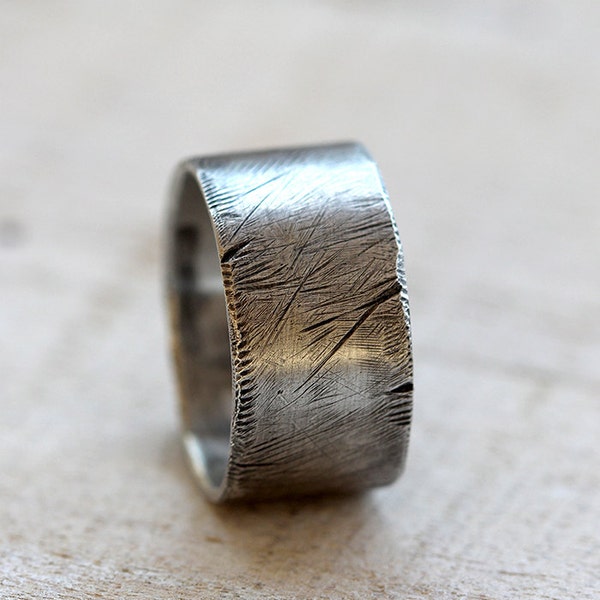 Men's distressed ring