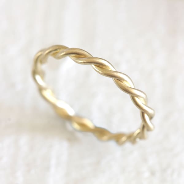 Solid gold 18k twist wire rope ring