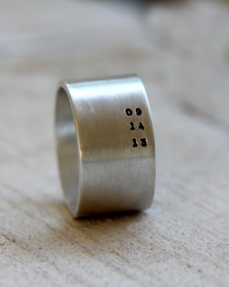 Men's personalized ring image 2