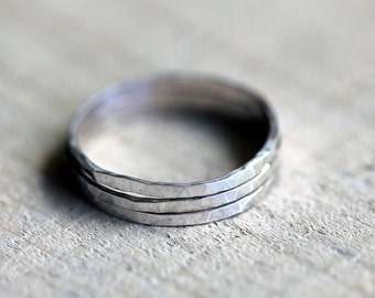 Anillos apilables de plata de ley martillada - Juego de 3
