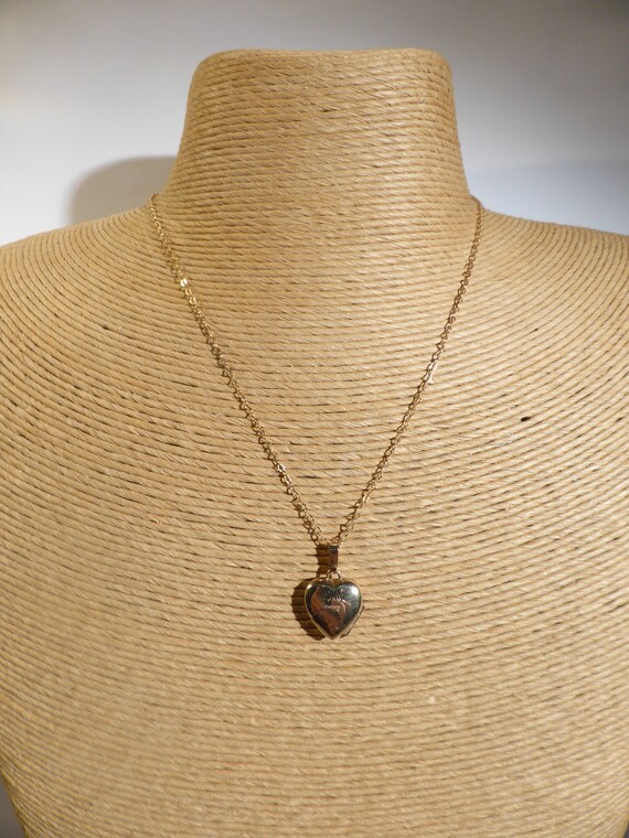 375 9ct Solid Gold Locket Necklace 3.5 Grams Chain 16 Vintage