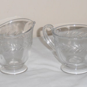 Clear Glass Sugar and Creamer Set from the 50&#39;s and  60&#39;s
