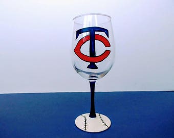 Baseball Wine glass, Minnesota Twins Wine Glass, Twins Wine Glass, Sports Glassware, Baseball Glassware, Baseball Fan