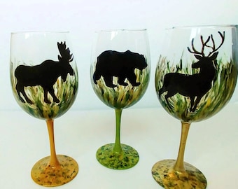 Wildlife Wineglasses, Hunter Wine Glass, Deer, Bear, Moose Wineglass, Outdoor Lover Wineglass, Wildlife Decor, Fathers Day Gift