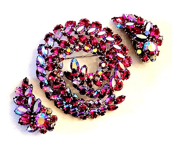 Signed SHERMAN Pink Fuchsia Raspberry Crystal Bro… - image 1