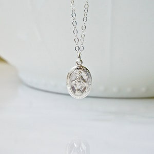 Collar con dije de Medalla Milagrosa, Medalla de María en Plata, Joyería Religiosa, Regalo para Ella, Confirmación, Católica, Cruz, Virgen María