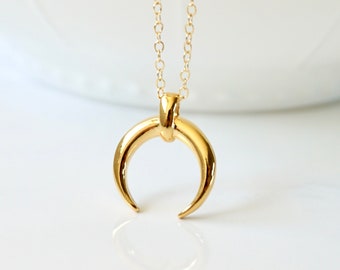 Doppelhorn Halskette, Stoßzahn Halskette, Gold Doppelhorn, Horn, im Trend, Mond Charm, Horn Halskette, Halbmond, im Trend