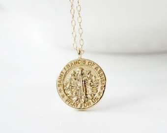 Collar con medalla de San Francisco de Asís, para amantes de los animales, collar artesanal con moneda griega, joyería bohemia, medallón de oro, collar para combinar con otras prendas.