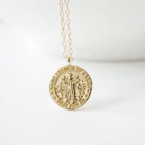 Collier médaille Saint François d'Assise, amoureux des animaux, collier artisanal grec, bijoux bohèmes, médaillon en or, collier superposé