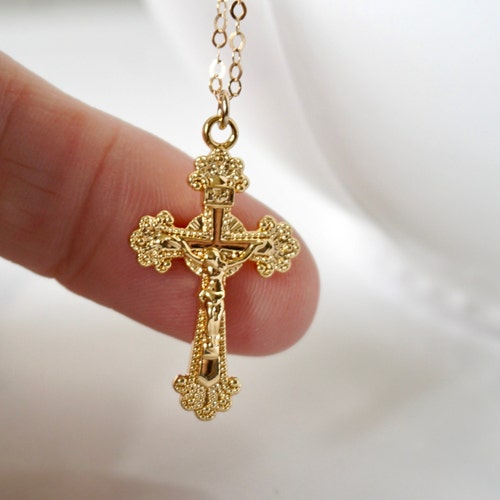 Grand collier croix en or, beau, crucifix, Jésus-Christ, catholique, superposition de collier, spirituel, collier croix en or, collier superposé
