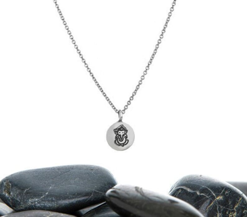 Litet Ganesha-hängehalsband, sterlingsilver eller guldfyllt, yogasmycken bild 1