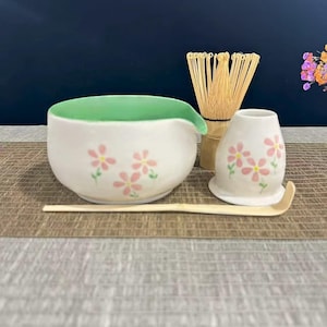 Pre order Pink Daisy Flower Handmade Ceramic Matcha Bowl Set,Large Capacity Matcha Bowl Set,Birthday Gift,Personalized Matcha Bowl Set,500ML